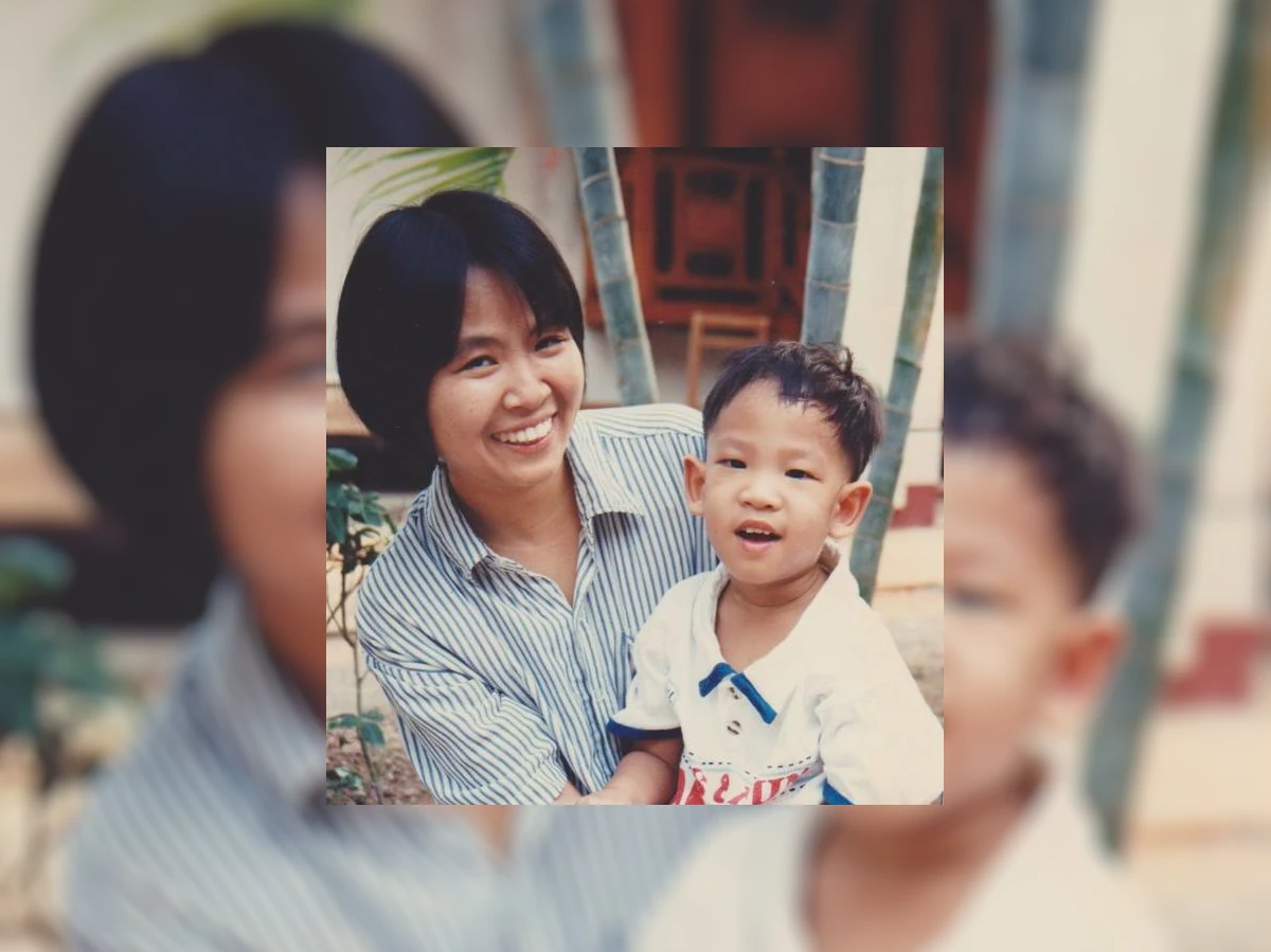 Supermom กับจิ๊กุ่ง ลูกชายขณะอายุประมาณ 6 ขวบ